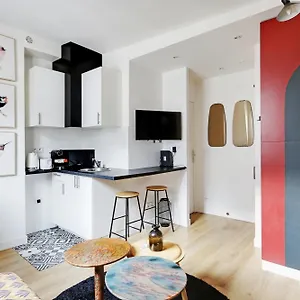 Pick A Flat's Apartements In Louvre-rivoli - Rue Du Roule Apartment
