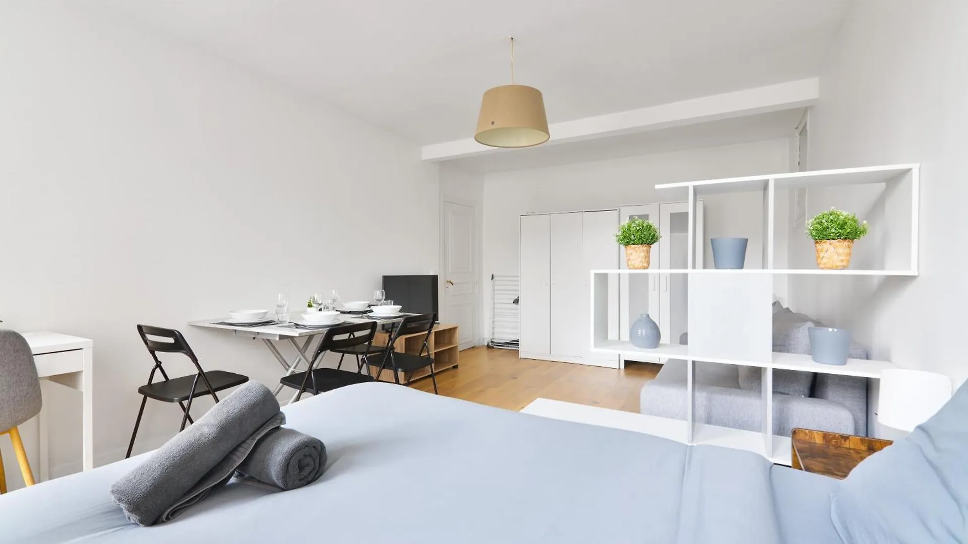 Studio - Appartement Quartier Champs-Elysees 5 Free Netflix Paris Apartment